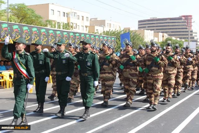 حضور چناب آقای دکتر رضا نقدی سرپرست دانشگاه فنی و حرفه ای استان سمنان در مراسم با شکوه رژه نیروهای مسلح استان سمنان 5