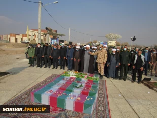 اقامه نماز بر پیکر 5 شهید گمنام در سمنان 2